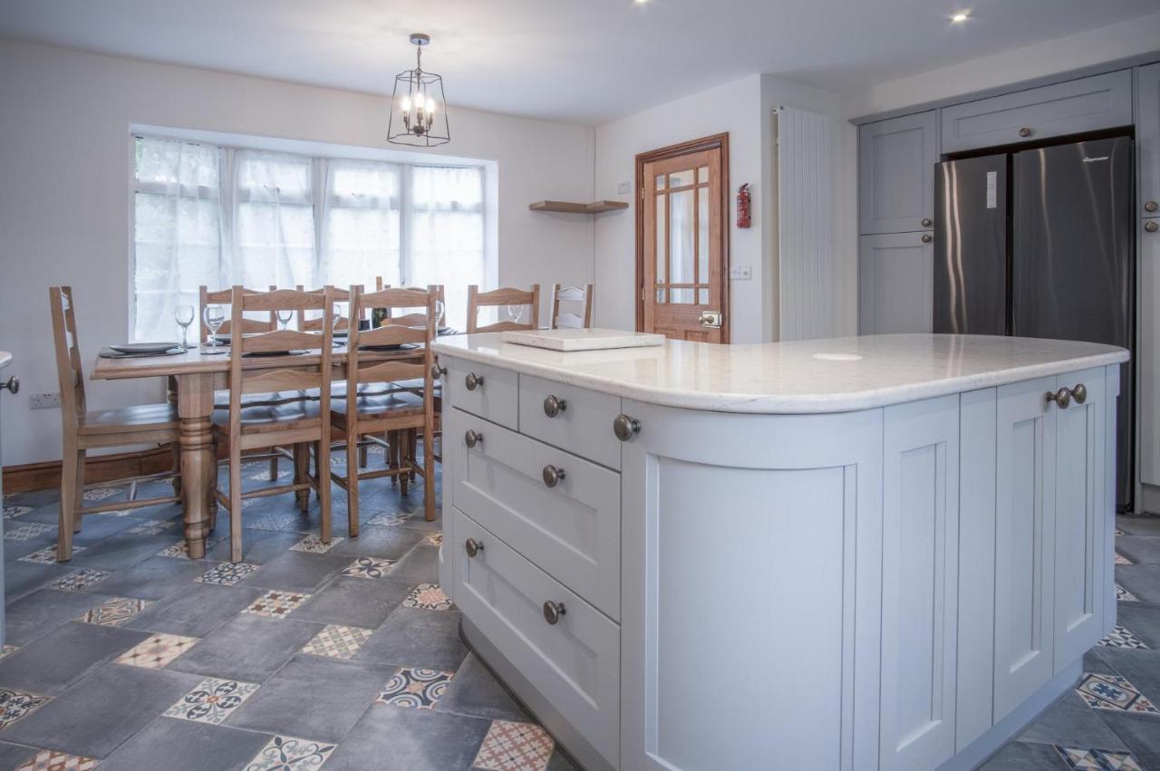 Pendeilo Villa - 5 Bedroom Holiday Home - Amroth Exterior photo